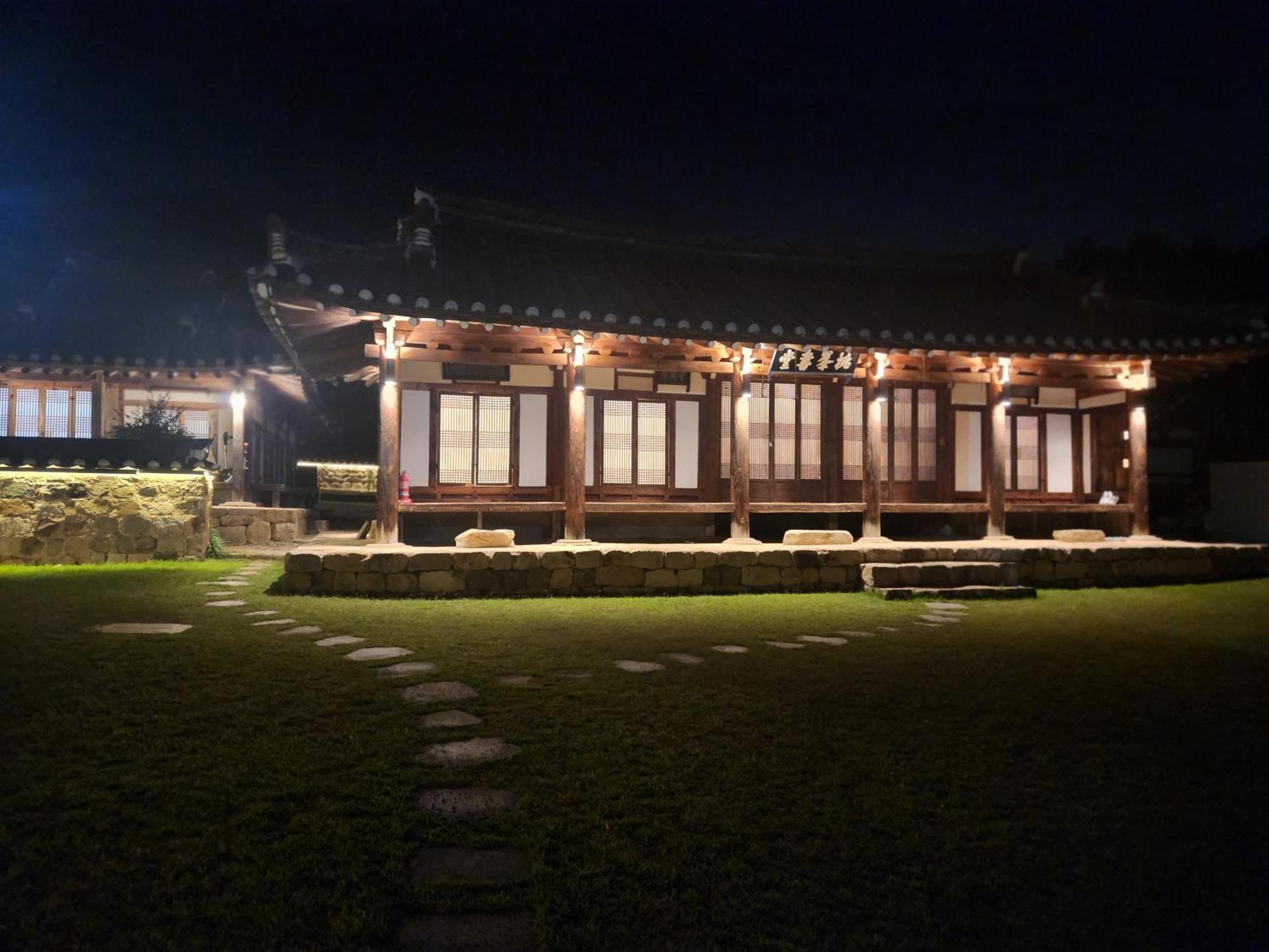 Dobong Seodang 庆州 外观 照片